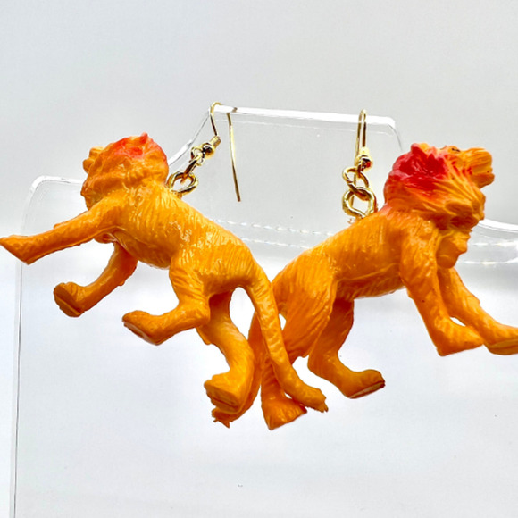 Lion Earrings - Animal Earrings - Zoo Earrings - Teacher Earrings - Picture 3 of 9